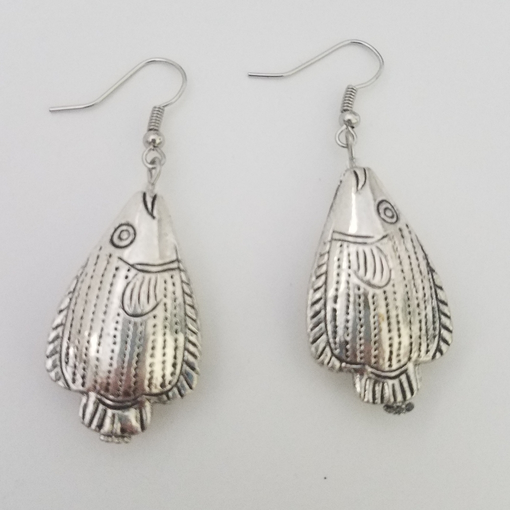 Earrings Fish dangle ear rings silver tone whimsical